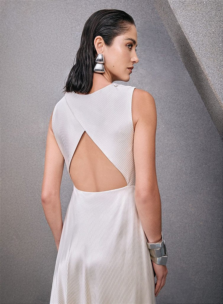 vestido-curto-costas-cruzadas-3