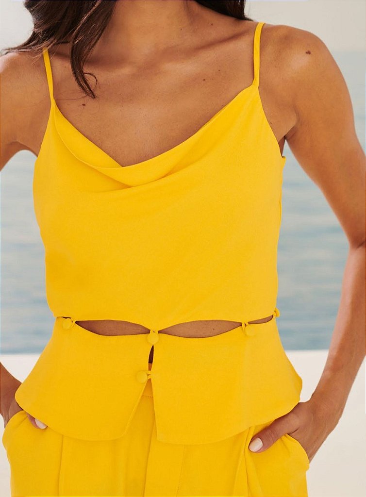 conjunto-botoes-blusa-e-bermuda-3
