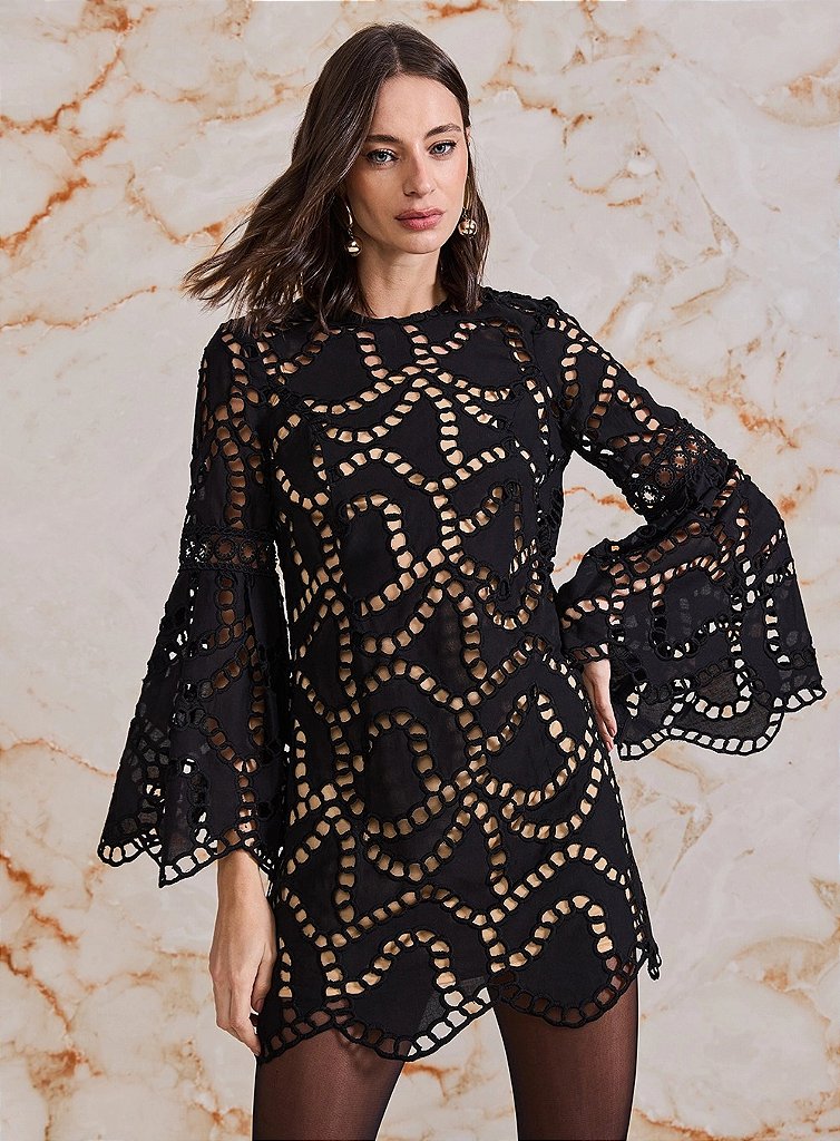 Vestido Preto Detalhes em Furo | We Fashion Outlet