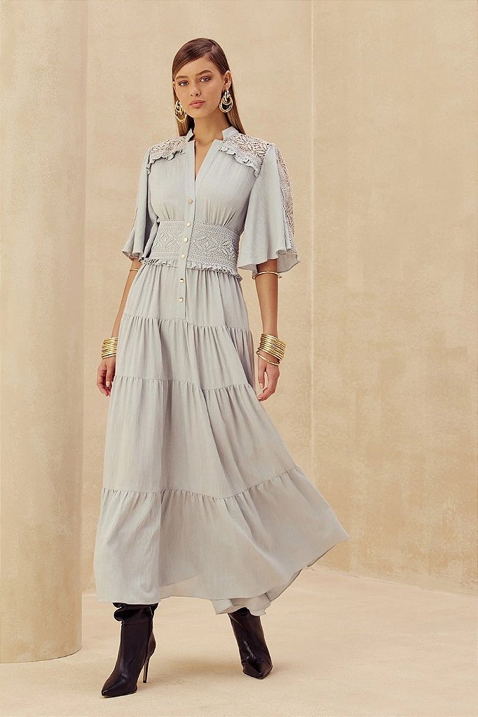 vestido-midi-entre-meio-largos-1